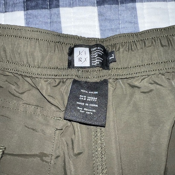 Never Worn - Picture 2 of 2